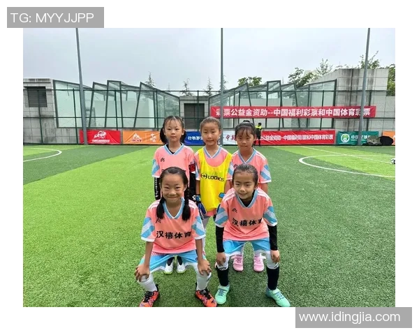 京多安的足球之路：从青训崭露头角到世界舞台的闪耀之星